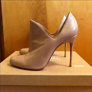Christian Louboutin dugueclina nude booties